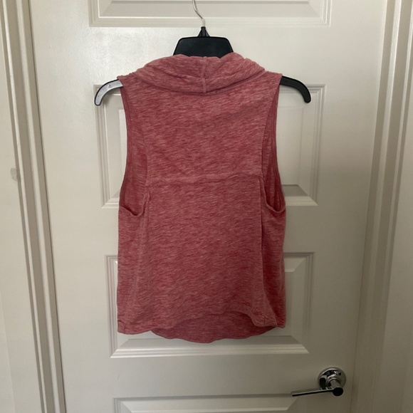 We the Free Light Red Sleeveless Turtle Neck - Size Medium - Picture 4 of 7